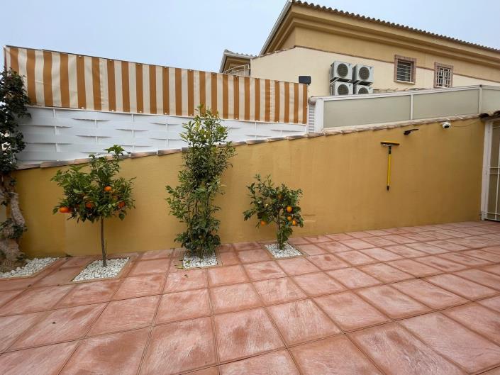 Image No.26-3 Bed Townhouse for sale