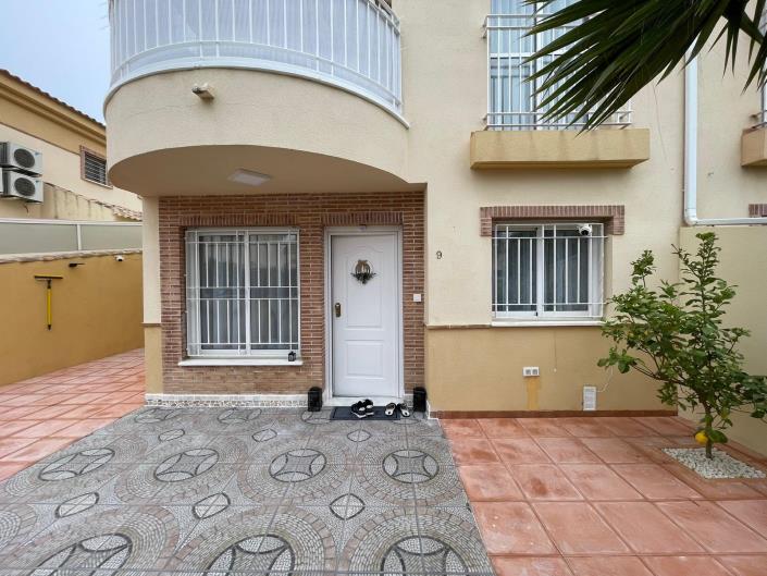 Image No.29-3 Bed Townhouse for sale