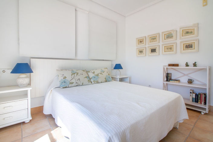 Image No.15-3 Bed House for sale