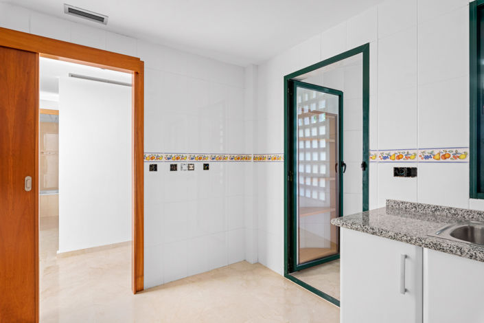 Image No.9-2 Bed Apartment for sale