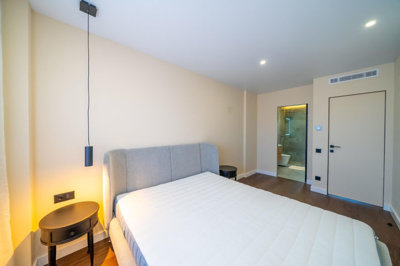 10-bb915d1cb19341576dcdc994b81ab9c5