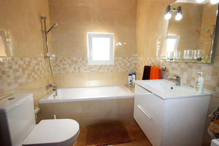 Image No.27-3 Bed House for sale