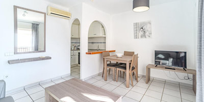 10-bb915d1cb19341576dcdc994b81ab9c5