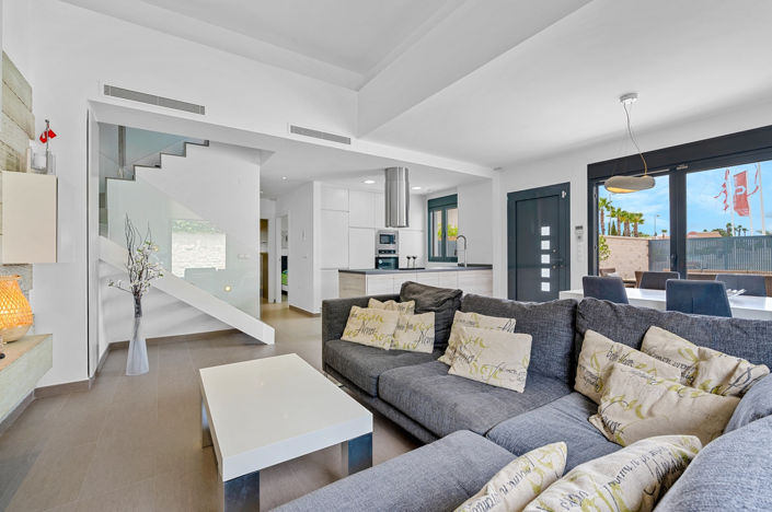 Image No.3-3 Bed House for sale