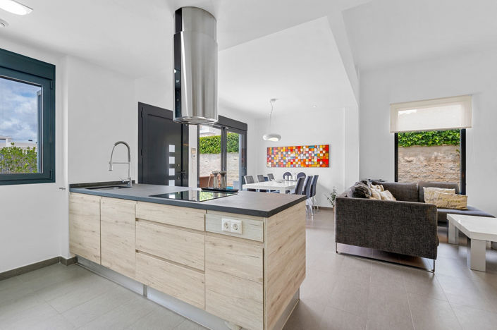 Image No.7-3 Bed House for sale