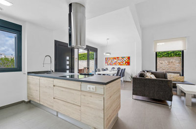 7-aa4cc561180b369757c0bb4af9886cd3