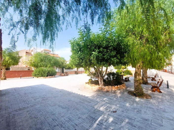 Image No.22-2 Bed House for sale