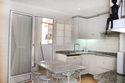 10-bb915d1cb19341576dcdc994b81ab9c5