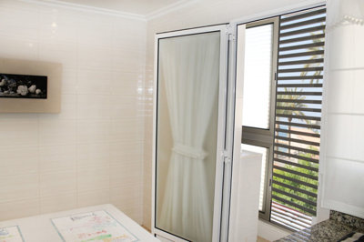 12-53013098fcab6c38b1379cd33298e050