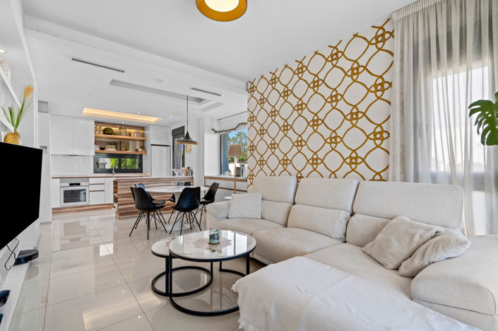 Image No.13-3 Bed House for sale