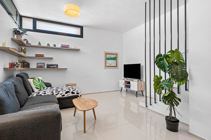 Image No.21-3 Bed House for sale