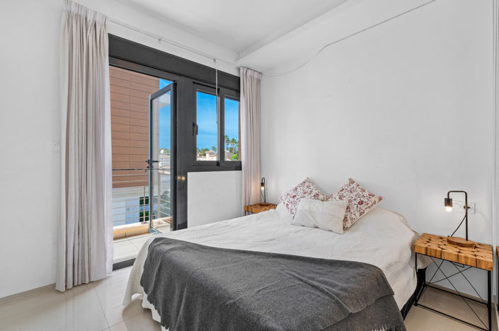 Image No.33-3 Bed House for sale