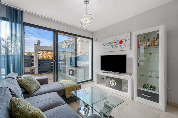 Image No.10-3 Bed House for sale