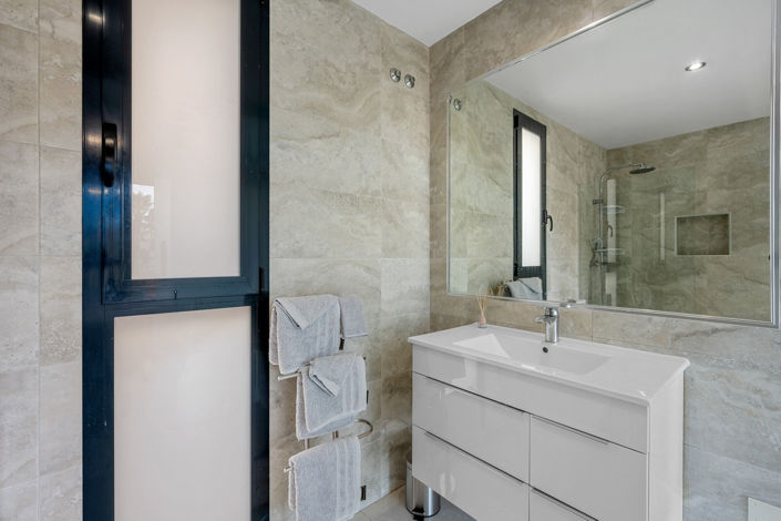 Image No.18-3 Bed House for sale