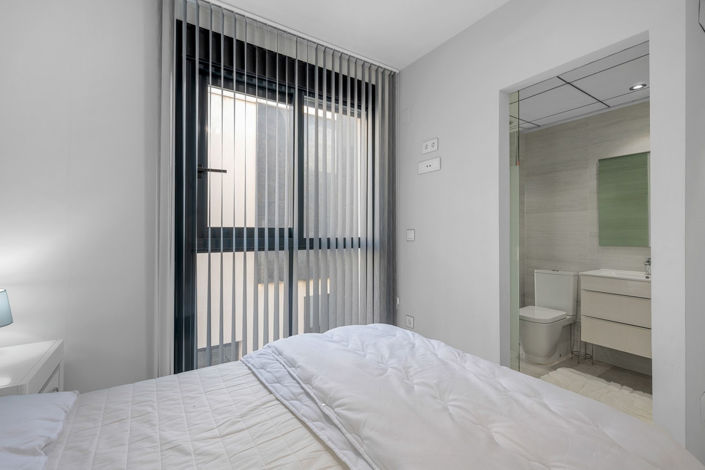 Image No.24-3 Bed House for sale