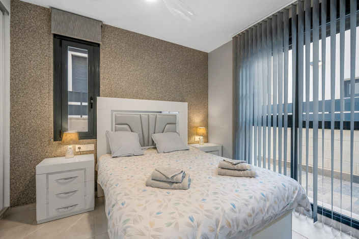 Image No.30-3 Bed House for sale