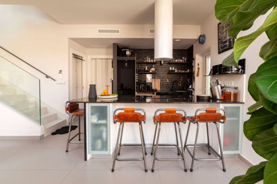 11-20939a0134ad724a8cb2a801094d15a4