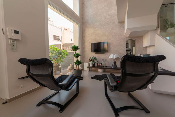 Image No.14-3 Bed House for sale