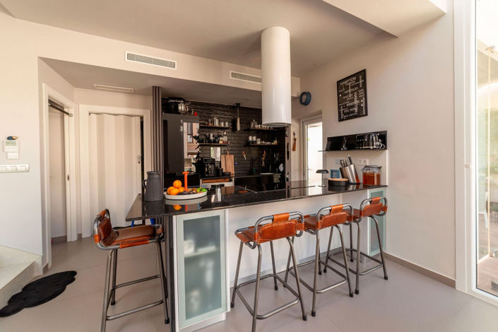 Image No.6-3 Bed House for sale