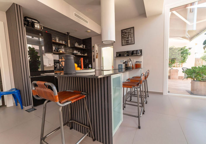 Image No.7-3 Bed House for sale