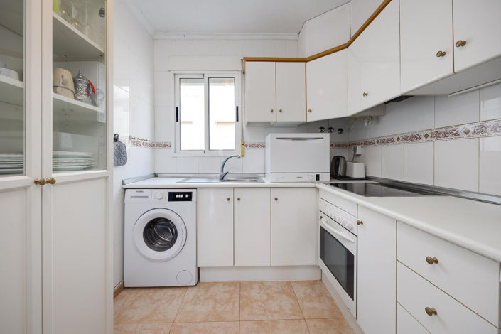 Image No.9-3 Bed House for sale