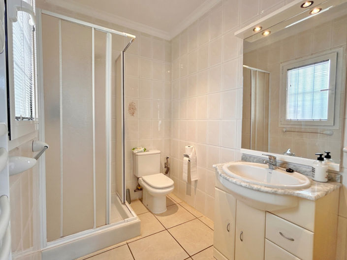 Image No.8-3 Bed House for sale