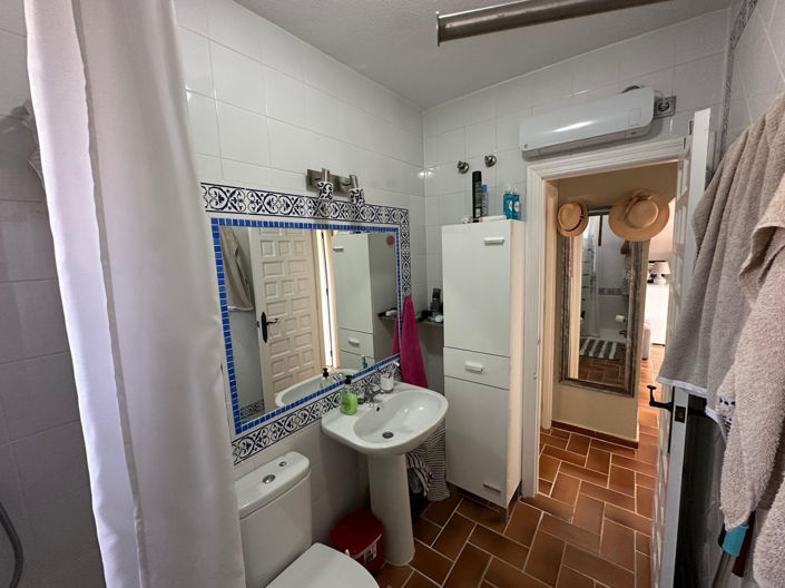 Image No.16-2 Bed House for sale