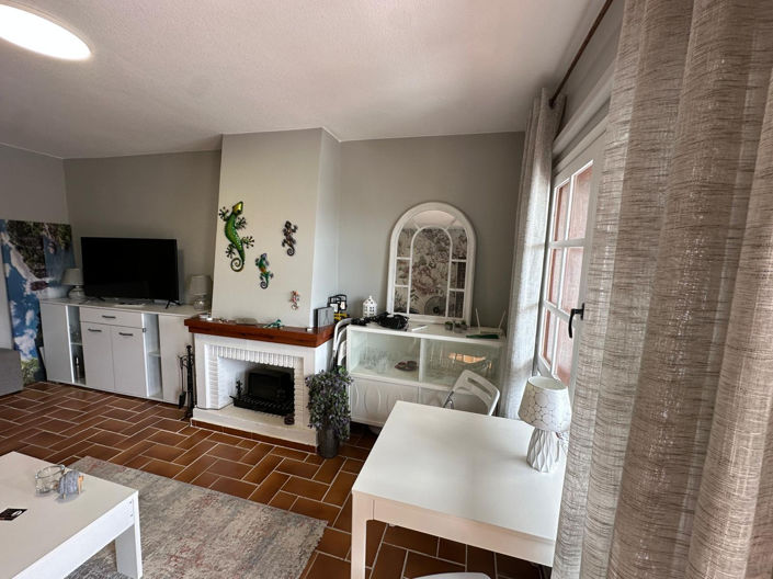 Image No.8-2 Bed House for sale