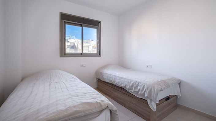 Image No.12-2 Bed Apartment for sale