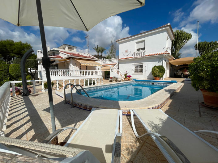 Image No.10-3 Bed House for sale