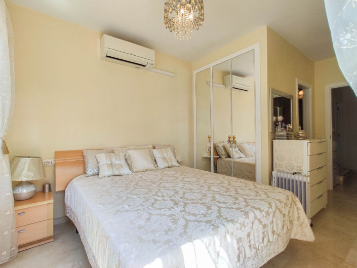 Image No.30-4 Bed House for sale