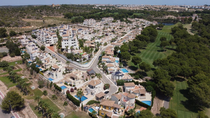 Image No.6-4 Bed House for sale