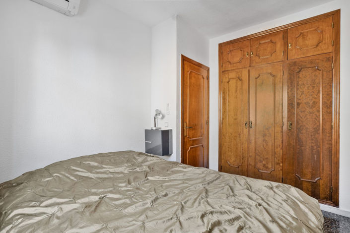 Image No.15-2 Bed House for sale