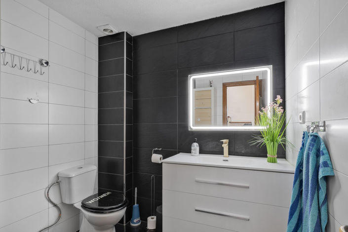 Image No.17-2 Bed House for sale