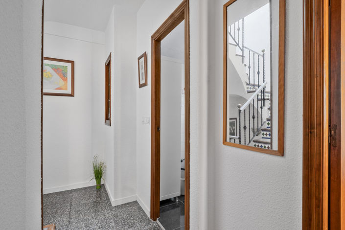 Image No.21-2 Bed House for sale