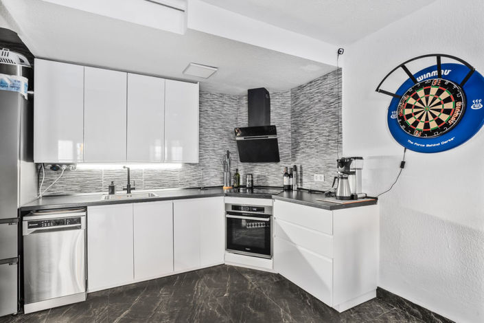 Image No.8-2 Bed House for sale