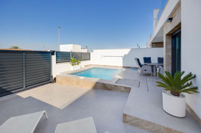 12-53013098fcab6c38b1379cd33298e050