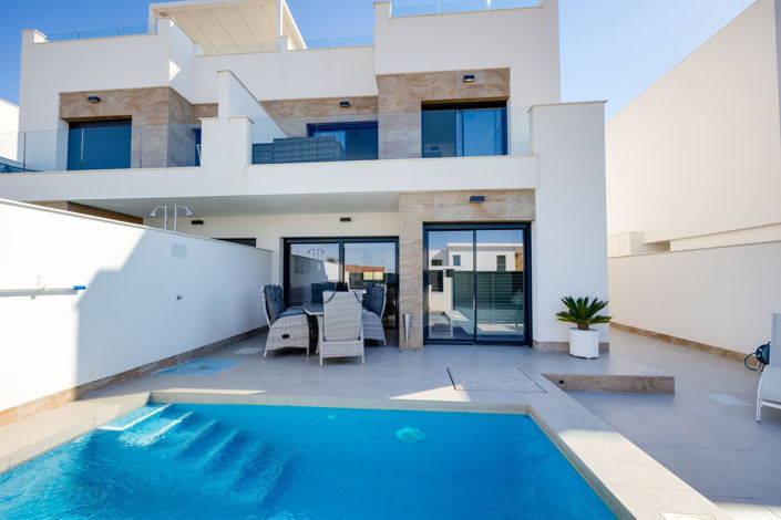 Image No.2-3 Bed House for sale