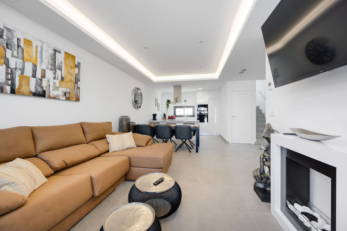 Image No.21-3 Bed House for sale