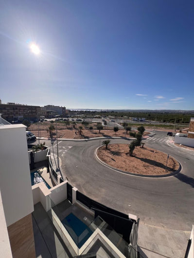 Image No.30-3 Bed House for sale