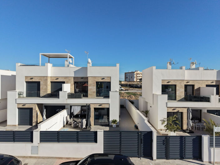 Image No.6-3 Bed House for sale