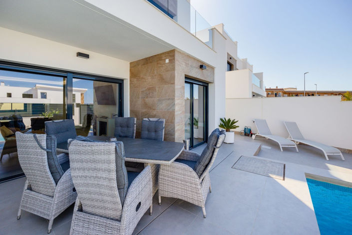 Image No.8-3 Bed House for sale