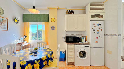 11-20939a0134ad724a8cb2a801094d15a4