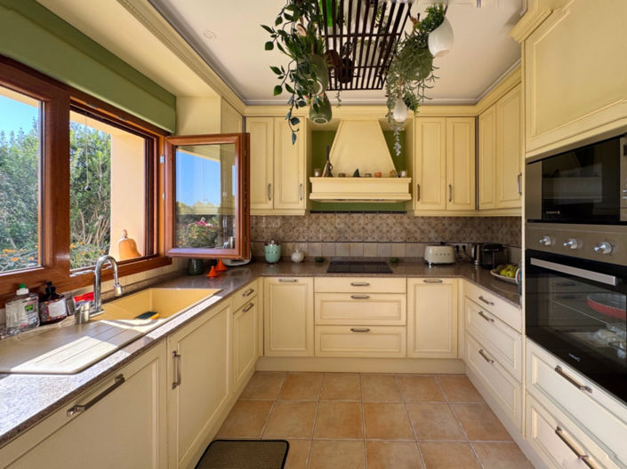 Image No.15-4 Bed House for sale