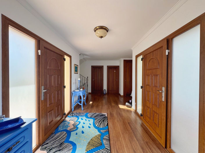 Image No.18-4 Bed House for sale