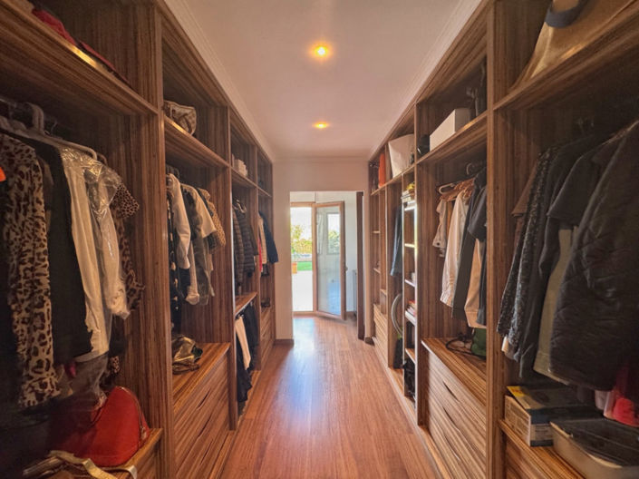 Image No.28-4 Bed House for sale