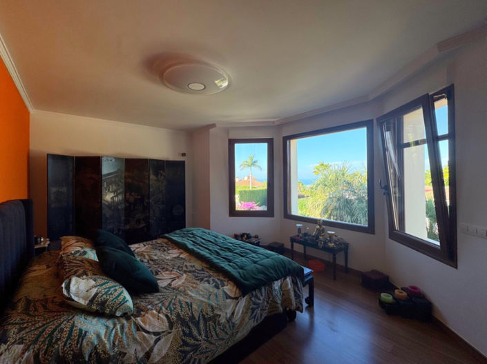 Image No.29-4 Bed House for sale