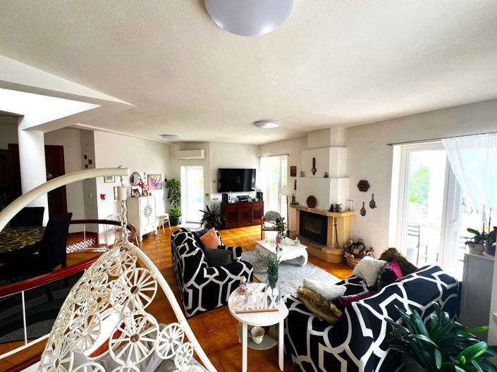 Image No.3-4 Bed House for sale