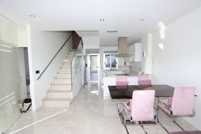 Image No.7-3 Bed House for sale