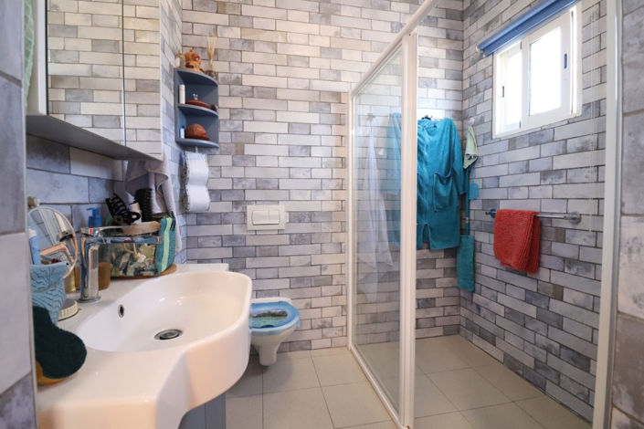 Image No.11-3 Bed House for sale